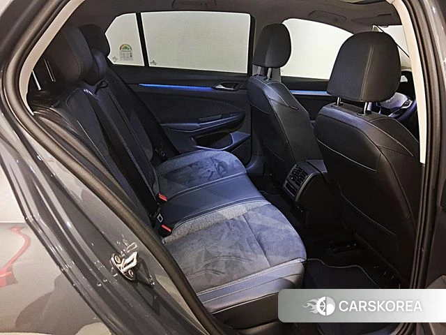 Volkswagen Golf 8th Generation 2025 Серый из Кореи, фото 3