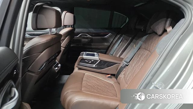 BMW 7 Series (G11) 2020 Серебристо-серый из Кореи, фото 3