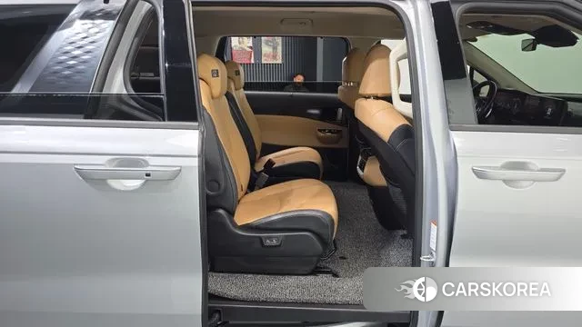 Kia Carnival 4th generation 2021 Серебряный из Кореи, фото 3