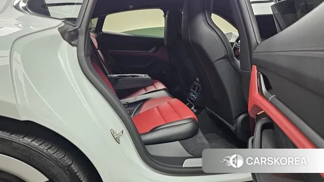 Porsche Taycan 2025 Белый из Кореи, фото 3