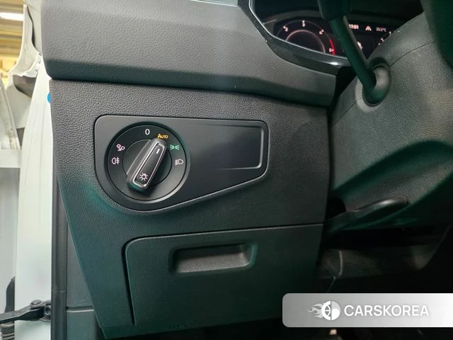 Volkswagen Tiguan second Generation 2022 Белый из Кореи, фото 3
