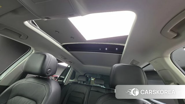 Volkswagen Tiguan second Generation 2022 Белый из Кореи, фото 3