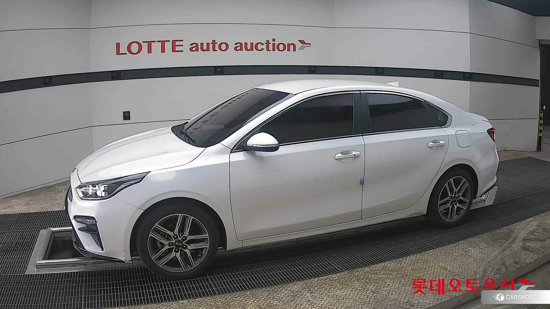 Kia K3 2020 Snow White Pearl из Кореи, фото 3