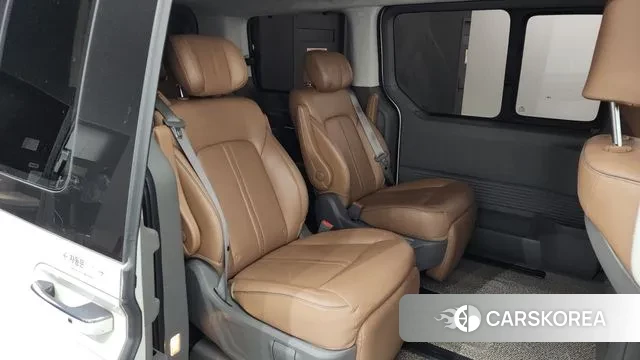 Hyundai Staria 2022 Белый из Кореи, фото 3