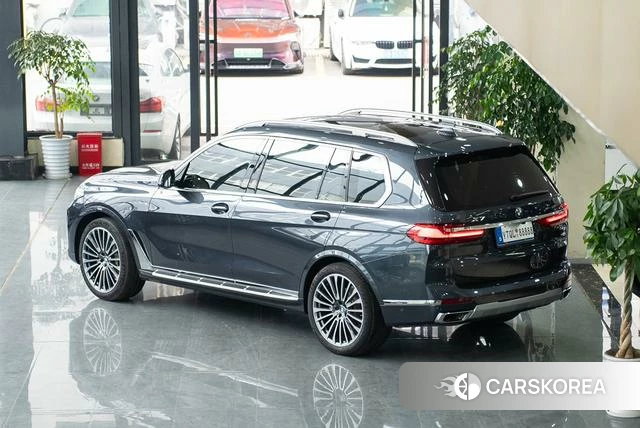 BMW X7 2020 Темно-серый из Китая, фото 3