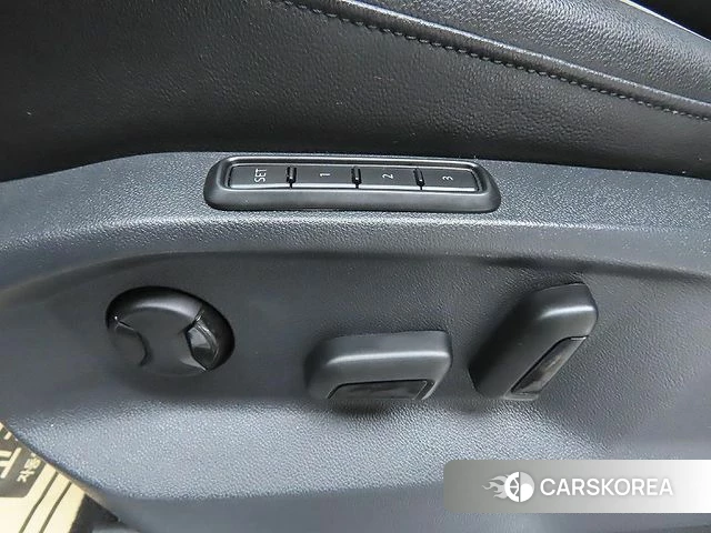 Volkswagen Tiguan second Generation 2018 Серебряный из Кореи, фото 3