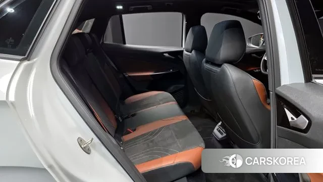 Volkswagen ID.4 2023 Белый из Кореи, фото 3