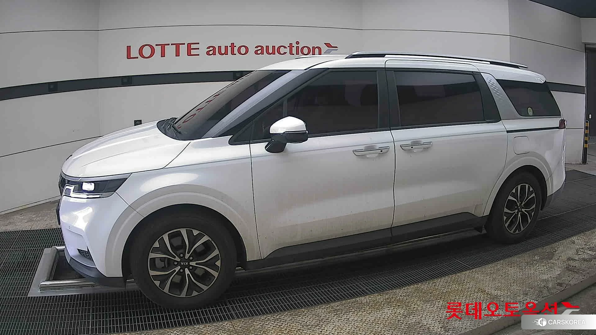 Kia Carnival 2021 Snow White Pearl (optional) из Кореи, фото 3