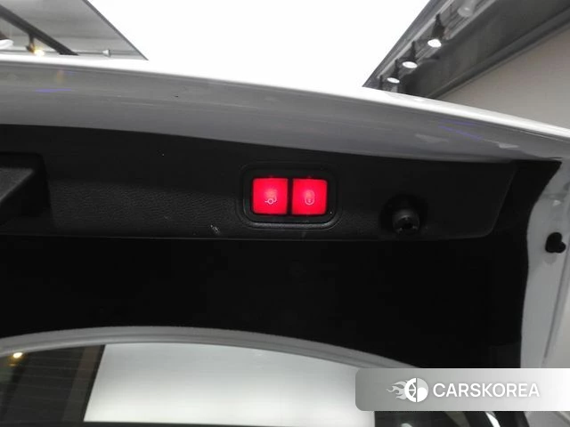 Mercedes-Benz E-Class W213 2018 Белый из Кореи, фото 3