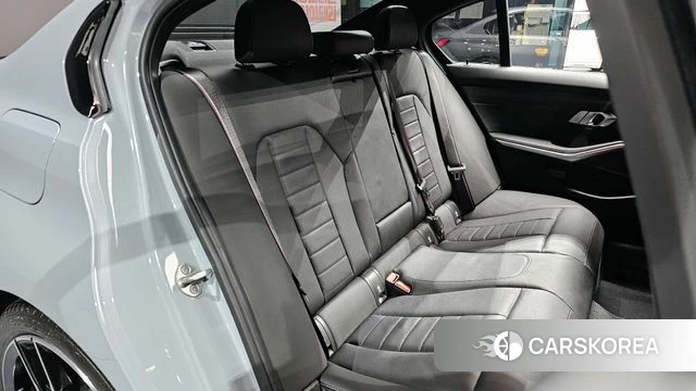 BMW 3 Series (G20) 2025 Серебристо-серый из Кореи, фото 3