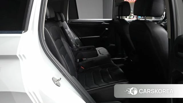 Volkswagen Tiguan second Generation 2022 Белый из Кореи, фото 3