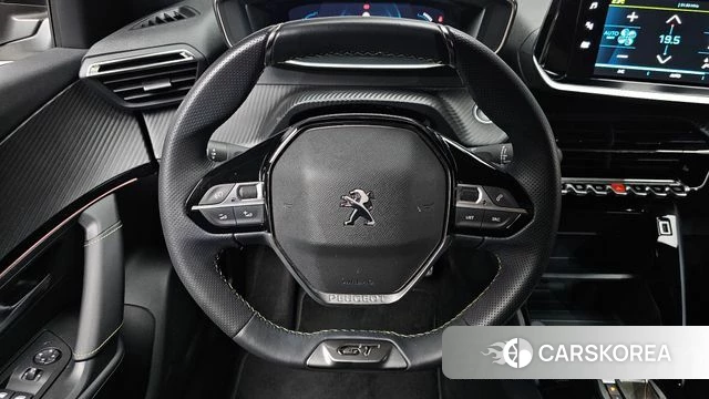 Peugeot e-2008 second generation 2023 Белый из Кореи, фото 3