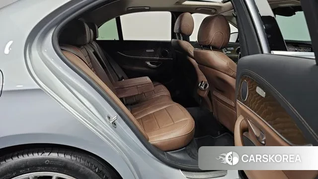 Mercedes-Benz E-Class W213 2021 Серебряный из Кореи, фото 3