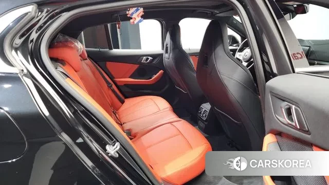 BMW 1 Series (F40) 2023 Черный из Кореи, фото 3