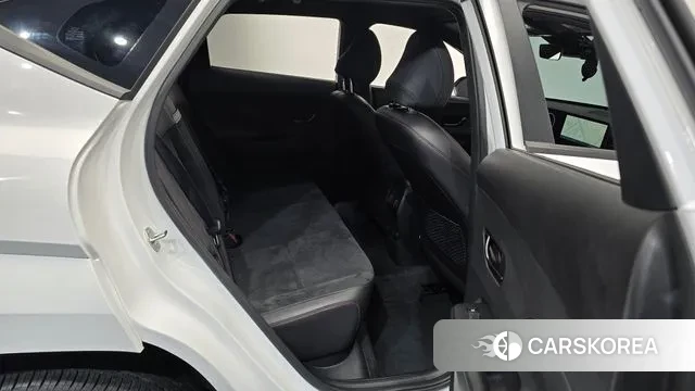 Hyundai Kona (SX2) 2023 Белый из Кореи, фото 3