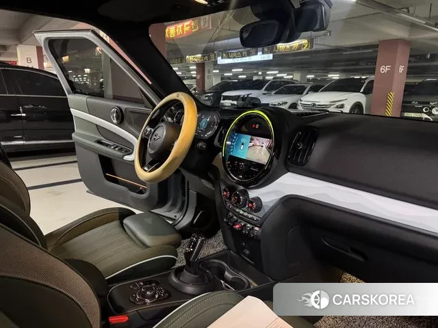 Mini Cooper S Countryman 2022 Светло-серебряный цвет из Кореи, фото 3