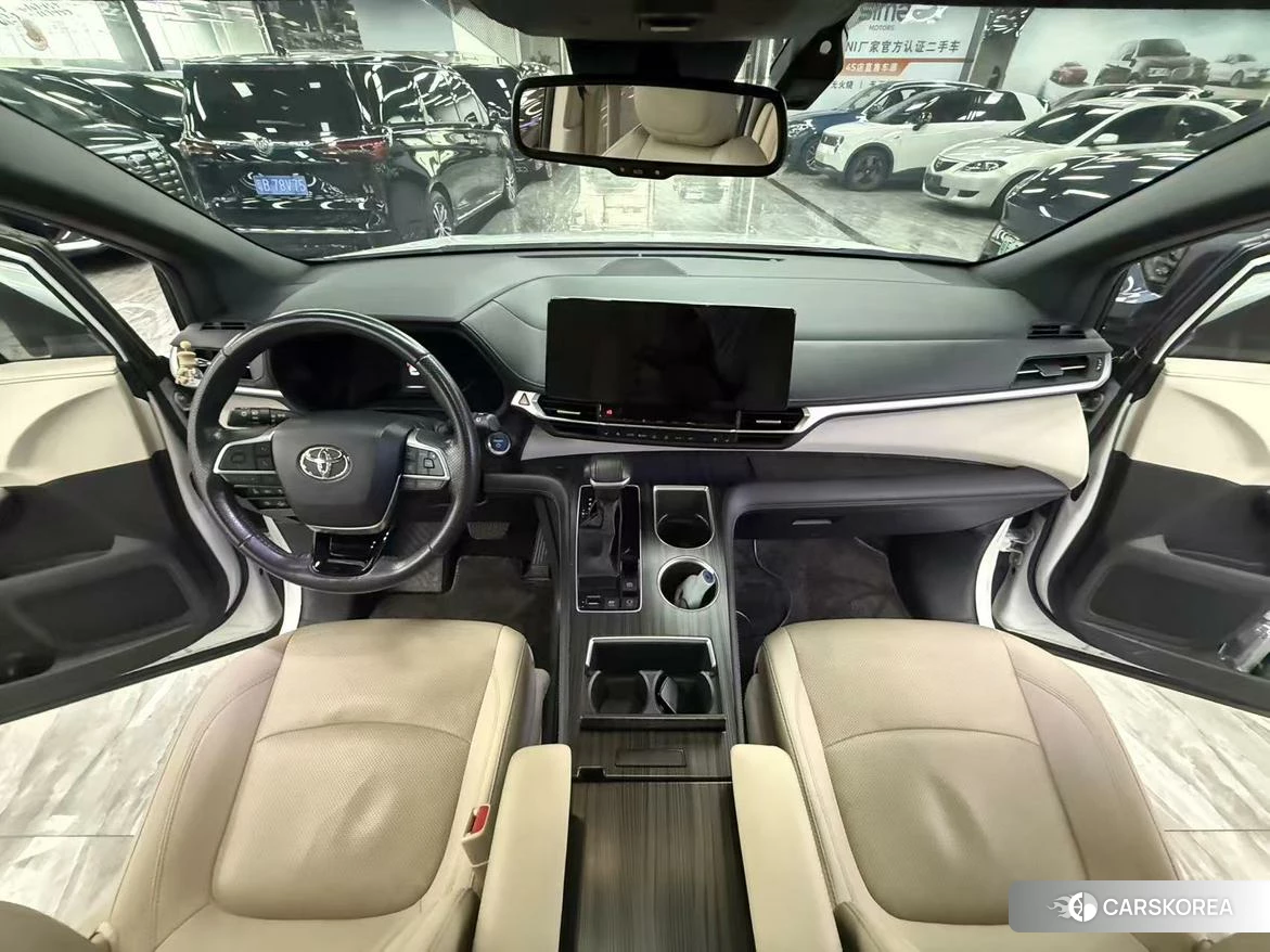 Toyota Saina 2021 Белый из Китая, фото 3