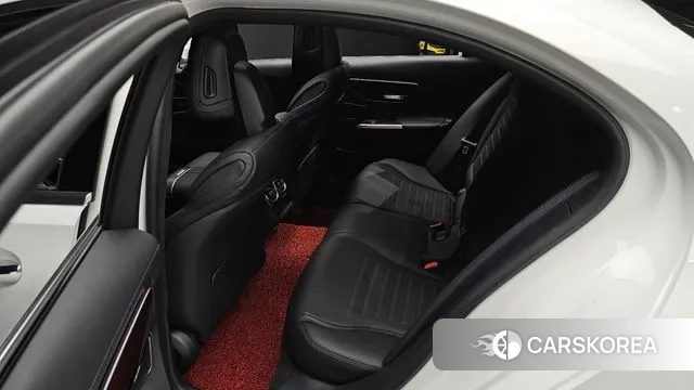 Mercedes-Benz C-Class W206 2023 Белый из Кореи, фото 3