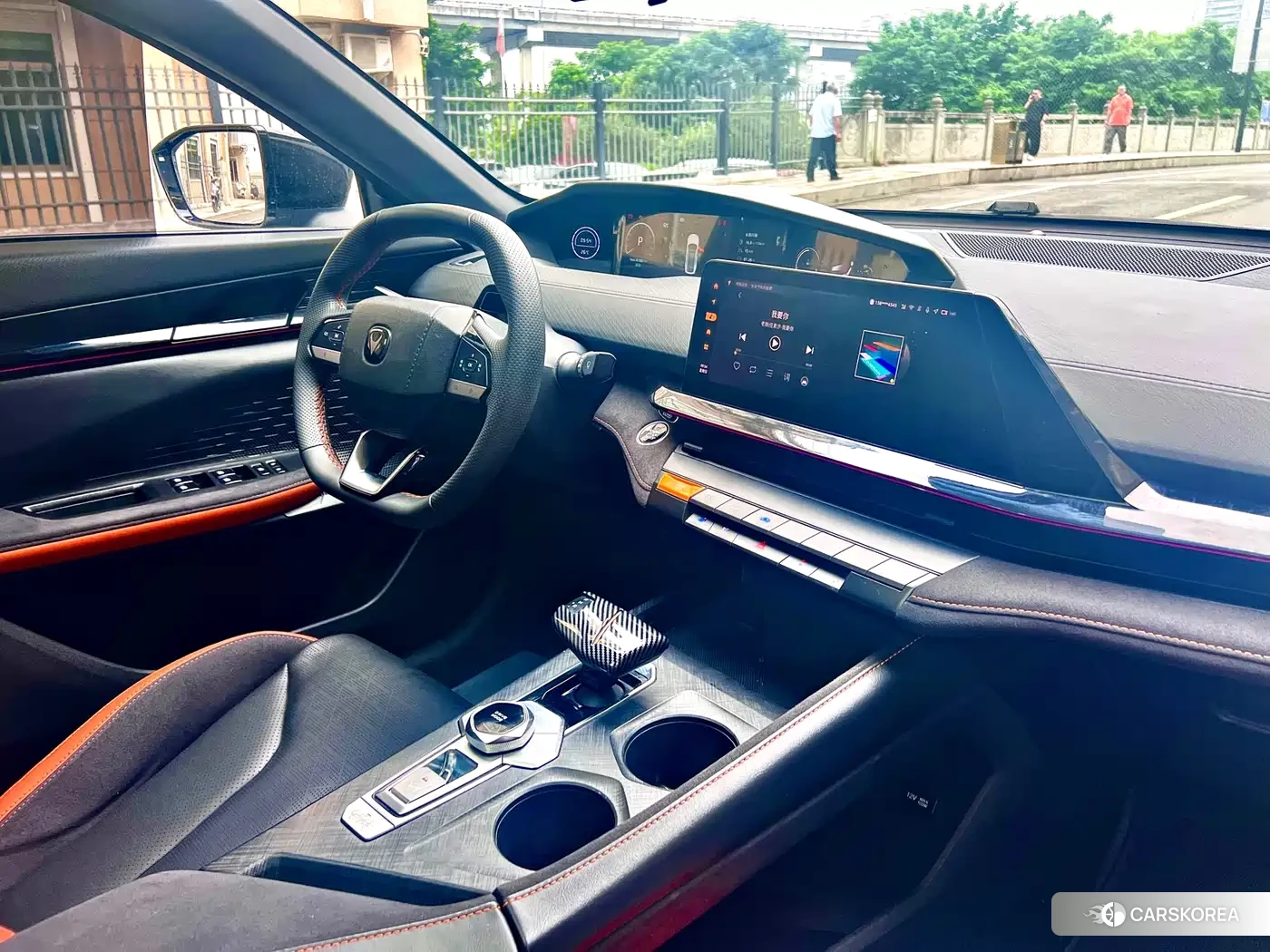 Chang'an UNI-V 2022 Silver/gray из Китая, фото 3