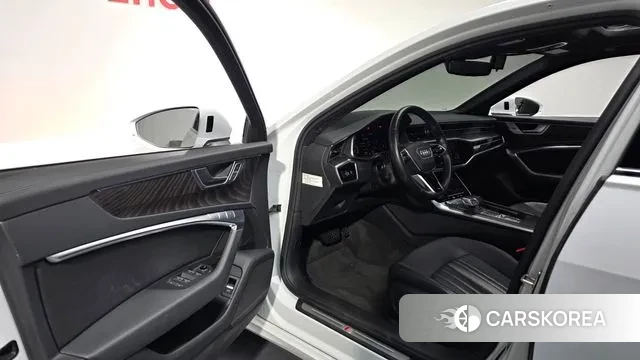 Audi A6 (C8) 2021 Белый из Кореи, фото 3