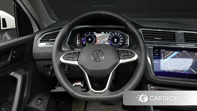 Volkswagen Tiguan second Generation 2023 Белый из Кореи, фото 3