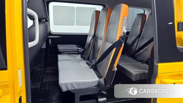 Hyundai Staria 2022 Желтый из Кореи, фото 3