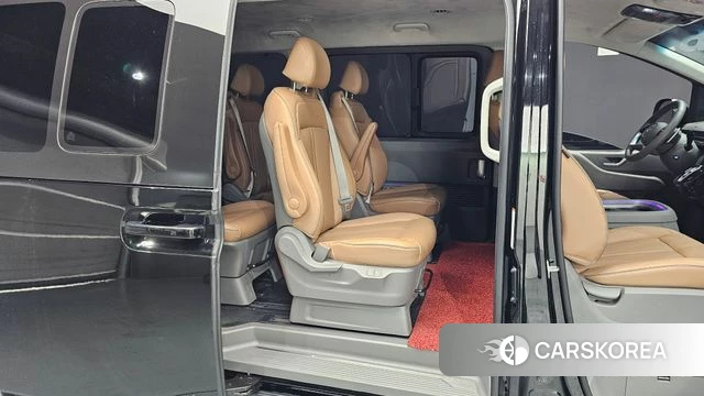 Hyundai Staria 2025 Черный из Кореи, фото 3