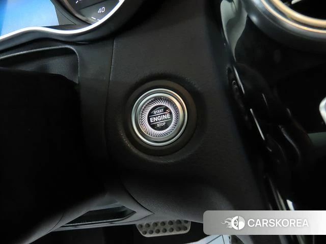 Mercedes-Benz C-Class W205 2019 Белый из Кореи, фото 3