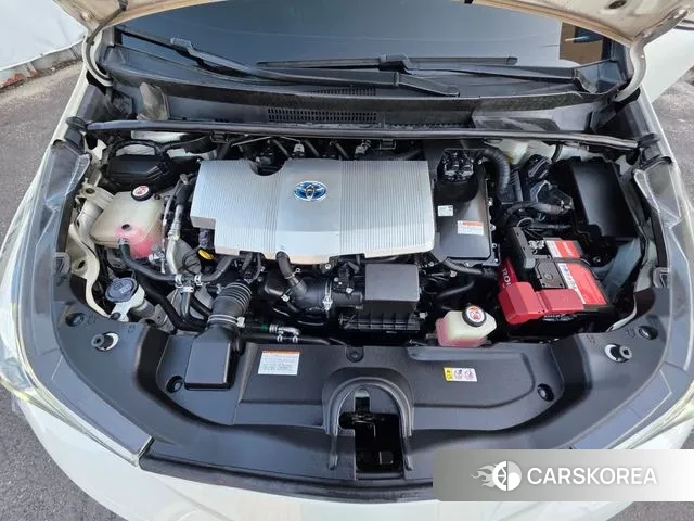 Toyota Prius 4th Generation 2018 Белый из Кореи, фото 3