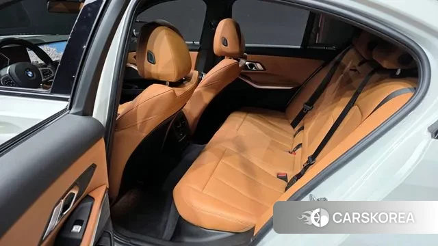 BMW 3 Series (G20) 2023 Белый из Кореи, фото 3