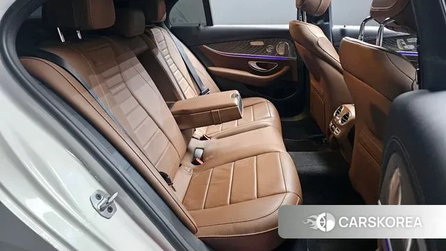 Mercedes-Benz E-Class W213 2022 Белый из Кореи, фото 3