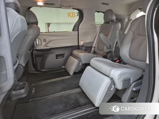 Toyota Sienna 4th Generation 2021 Серый из Кореи, фото 3
