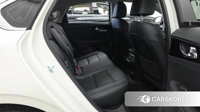 Kia The New K3 2nd generation 2022 Белый из Кореи, фото 3