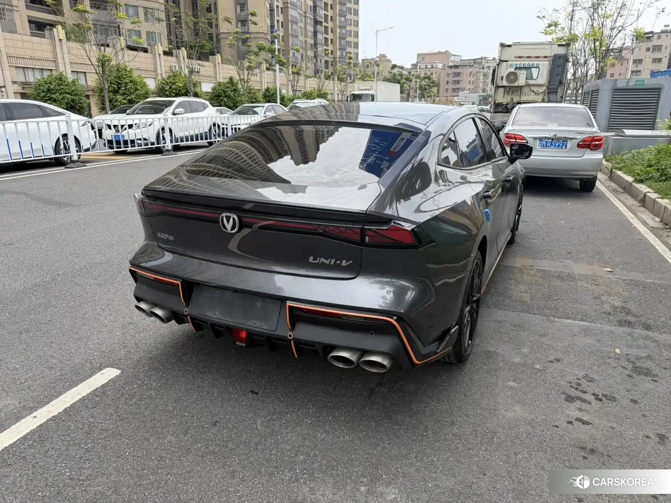 Chang'an UNI-V 2022 Silver/gray из Китая, фото 3