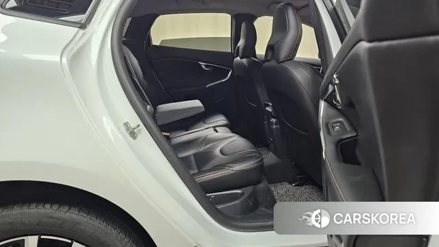 Volvo V40 Cross-Country 2018 Белый из Кореи, фото 3