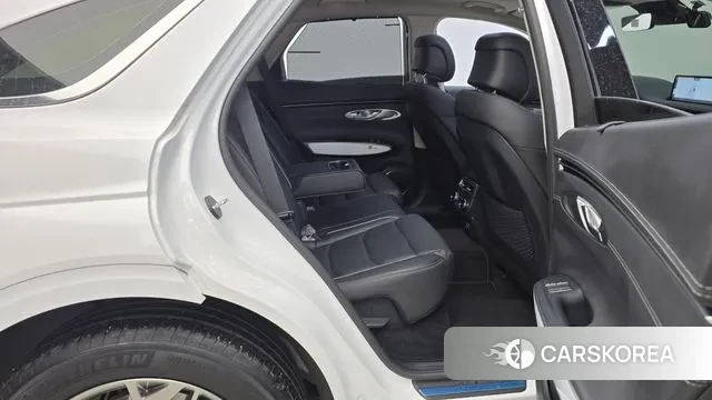 Genesis GV70 2023 Белый из Кореи, фото 3