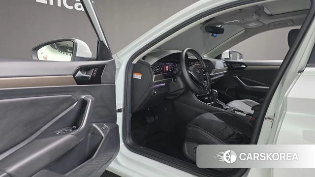 Volkswagen 7th Generation of Jetta 2021 Белый из Кореи, фото 3