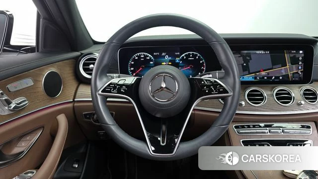 Mercedes-Benz E-Class W213 2023 Белый из Кореи, фото 3