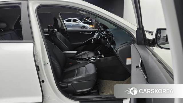 Kia Di Ol Nu Niro 2025 Белый из Кореи, фото 3