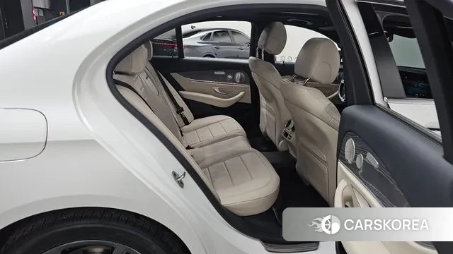 Mercedes-Benz E-Class W213 2021 Белый из Кореи, фото 3