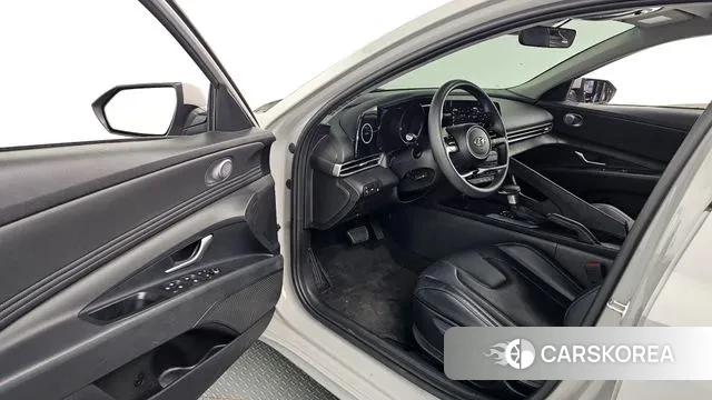 Hyundai Avante (CN7) 2022 Серебристо-серый из Кореи, фото 3