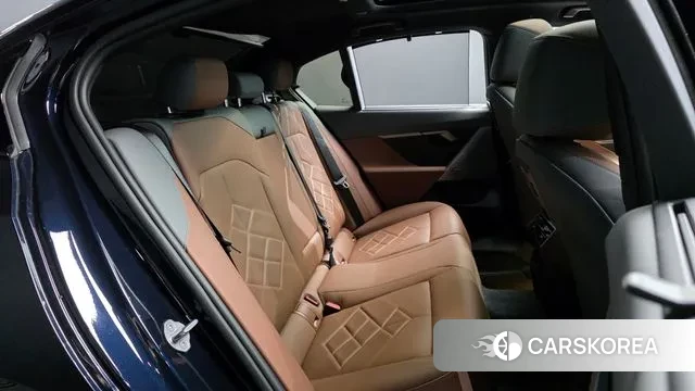 BMW 5 Series (G60) 2024 Черный из Кореи, фото 3