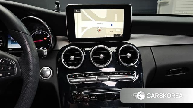 Mercedes-Benz C-Class W205 2018 Белый из Кореи, фото 3