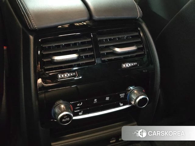 BMW 5 Series (G30) 2023 Светло-серебряный цвет из Кореи, фото 3