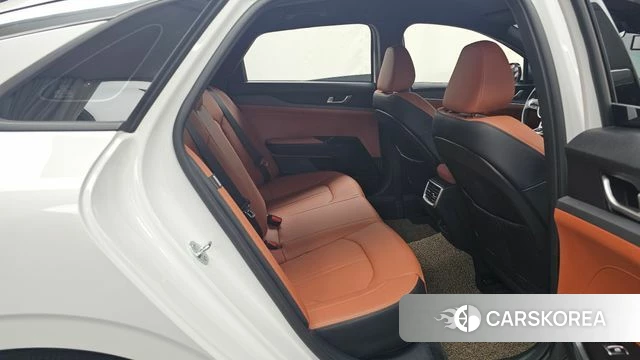 Kia The New K5 3rd generation 2023 Белый из Кореи, фото 3