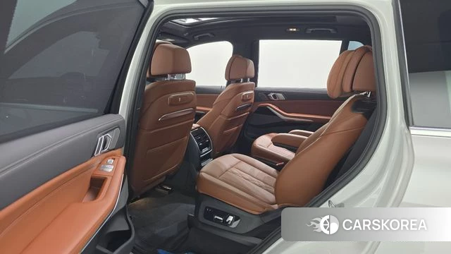 BMW X7 (G07) 2024 Белый из Кореи, фото 3