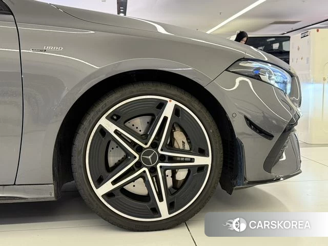Mercedes-Benz Class A AMG 2025 Серебристо-серый из Китая, фото 3