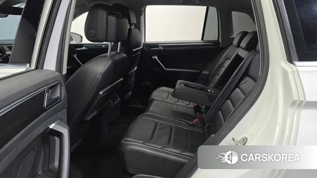 Volkswagen Tiguan second Generation 2019 Белый из Кореи, фото 3