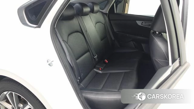Kia The New K3 2nd generation 2022 Белый из Кореи, фото 3