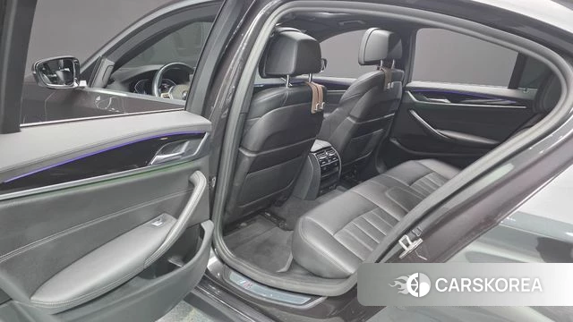 BMW 5 Series (G30) 2020 Серый из Кореи, фото 3